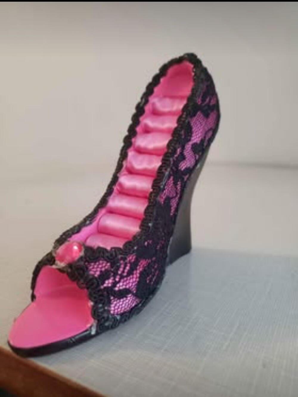Pink and Black Lace High-Heel Jewelry Ring Holder